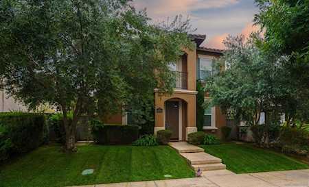 15683 New Park Ter San Diego, CA 92127