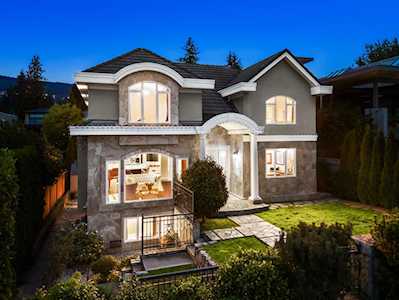 1271 Fulton Avenue West Vancouver, BC V7T 1N7