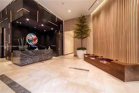 45 SW 9th St #4205 Miami, FL 33130