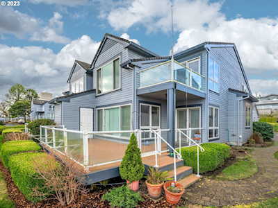 184 S River ST #C St. Helens, OR 97051