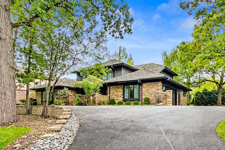11420 Burr Oak Ln Burr Ridge, IL 60527