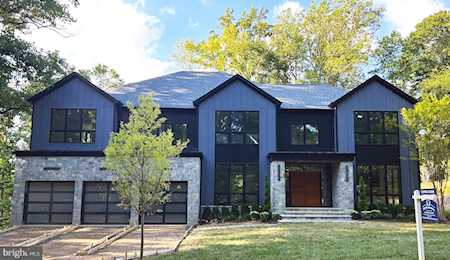 6100 Woodland Terrace Mclean, VA 22101