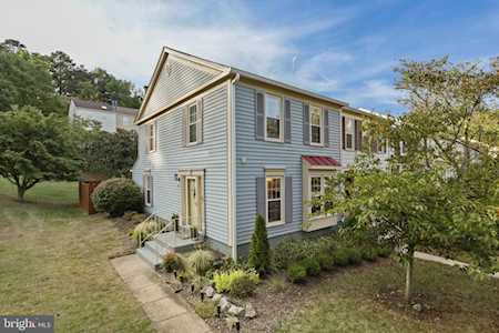 7422 Houndsbury Ct Alexandria, VA 22315