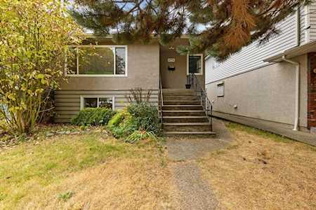 4785 Gladstone Street Vancouver, BC V5N 5A4