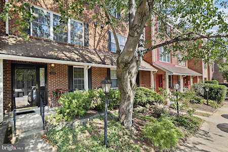 2128 Hutchison Grove Ct Falls Church, VA 22043