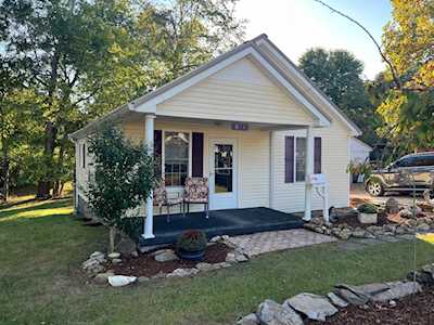 621 W End Ave Mc Minnville, TN 37110