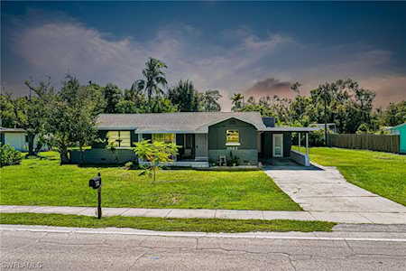 3982 Edgewood Ave Fort Myers, FL 33916