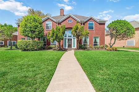 3822 Stockbridge Dr Sugar Land, TX 77479