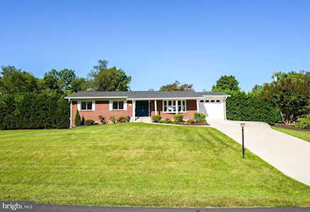 8808 Gateshead Rd Alexandria, VA 22309