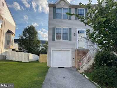 8 S Sherman Dr Bear, DE 19701