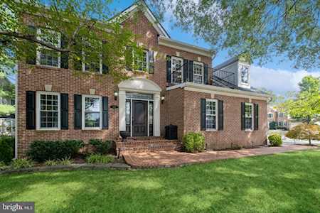 2626 Meadow Hall Dr Herndon, VA 20171
