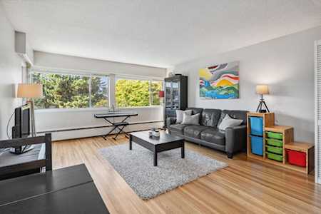 1450 Chesterfield Avenue #4 North Vancouver, BC V7M 2N4