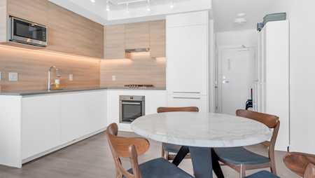 652 Whiting Way #1102 Coquitlam, BC V3J 0K3