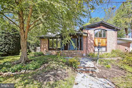 6205 Stardust Ln Bethesda, MD 20817