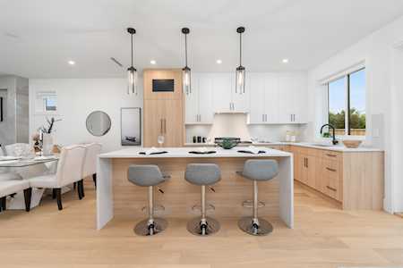 118 E 53rd Avenue Vancouver, BC V5X 1H8