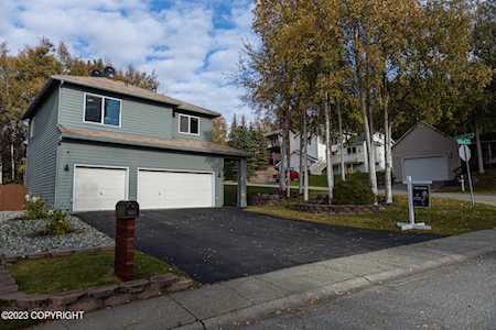 4851 Hunter Dr Anchorage, AK 99502