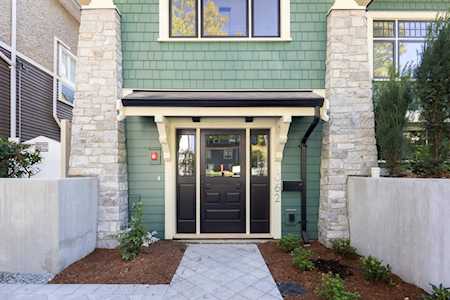 1062 W 15th Avenue Vancouver, BC V6H 1R6