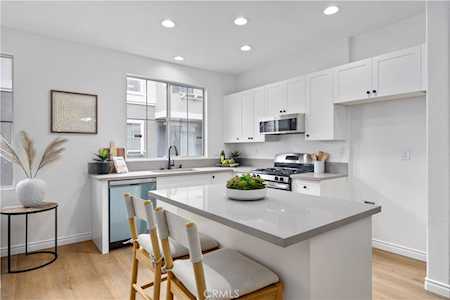 13512 Cobblestone Ln Westminster, CA 92683