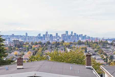 123 Glynde Avenue Burnaby, BC V5B 3J3