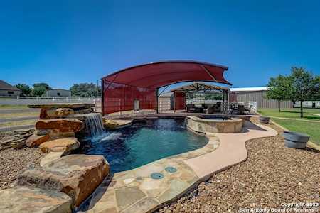 101 Vintage Oaks Dr La Vernia, TX 78121