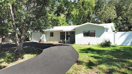8245 32nd Ave N St. Petersburg, FL 33710