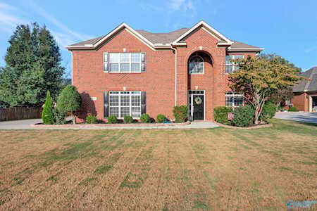 7104 SE Jump Street Owens Cross Roads, AL 35763