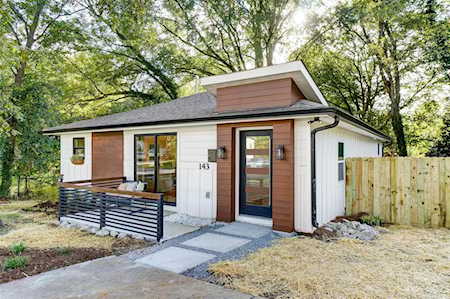 143 N Smallwood Place Charlotte, NC 28216