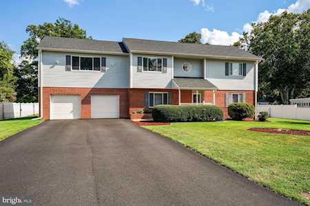 5247 Mitchell St Alexandria, VA 22312