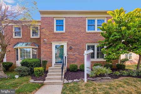 2270 Cartbridge Rd Falls Church, VA 22043
