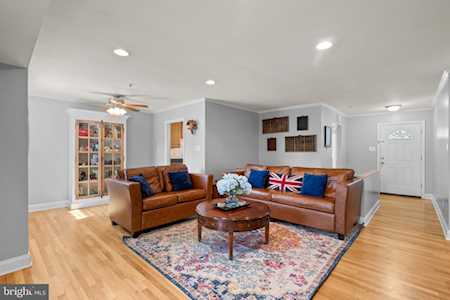 5609 Farmwood Ct Alexandria, VA 22315