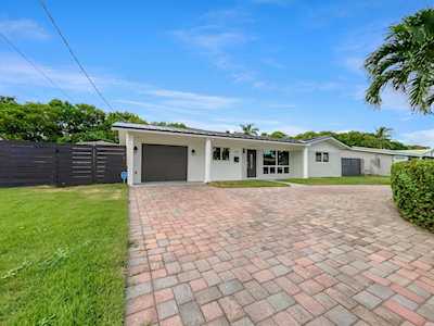 2741 NE 53rd Court Lighthouse Point, FL 33064