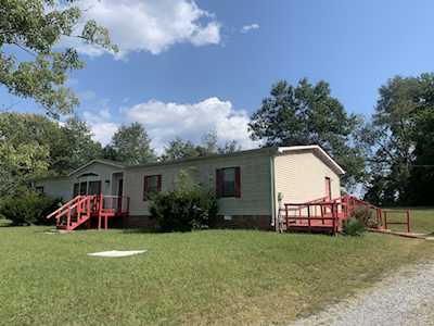 421 William Dr Pleasant View, TN 37146