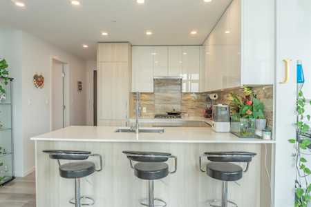 1888 Gilmore Avenue #1305 Burnaby, BC V5C 0L2