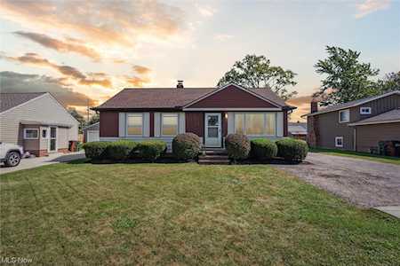 2055 Columbia Rd Westlake, OH 44145