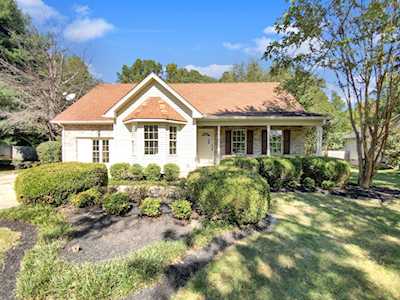 2031 Skyline Dr Goodlettsville, TN 37072
