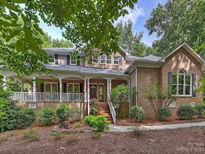 5090 Cambridge Oaks Dr Matthews, NC 28104