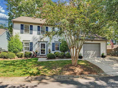 805 Farm Tree Ln Charlotte, NC 28209
