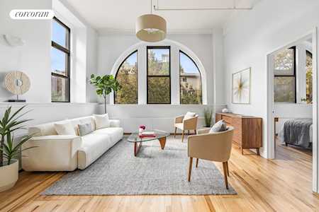 259 21st St #2E Brooklyn, NY 11215