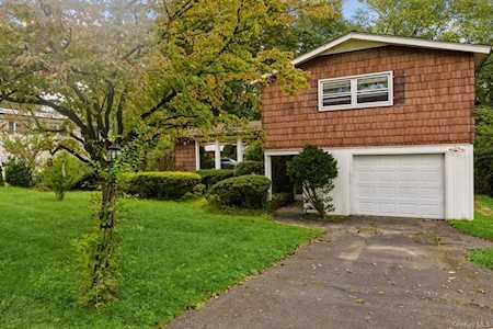 15 Lark Ave White Plains, NY 10607