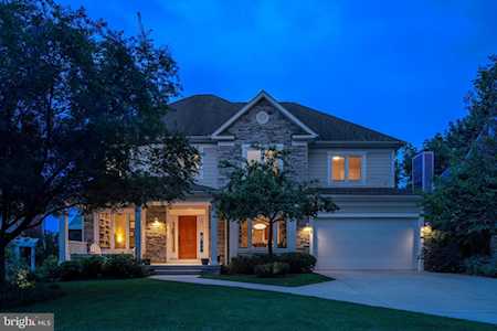 5116 Manning Dr Bethesda, MD 20814