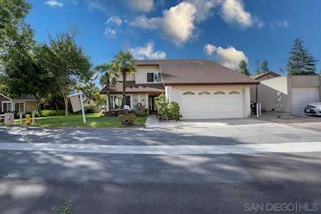 10115 Cliffside Pl Spring Valley, CA 91977