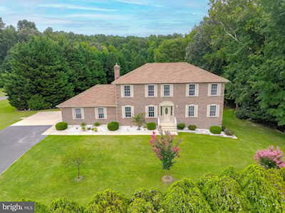 895 Hunting Lake Dr Huntingtown, MD 20639