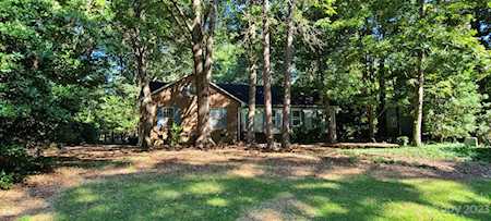 2400 Connemara Dr Matthews, NC 28105