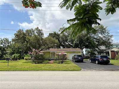 424 NE 2nd St Pompano Beach, FL 33060