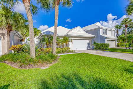 60 Windsor Lane Palm Beach Gardens, FL 33418