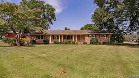 817 SE Forrest Heights Drive Huntsville, AL 35802