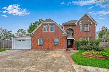 8603 Shady Tree Ct La Porte, TX 77571
