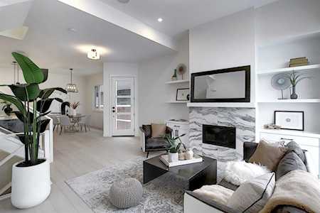 308 32 Avenue #2 Calgary, AB T2E 2G9