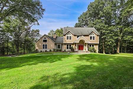 1195 Bridge Pointe Ln Yorktown Heights, NY 10598