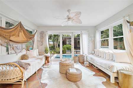 300 NE 24th St Wilton Manors, FL 33305
